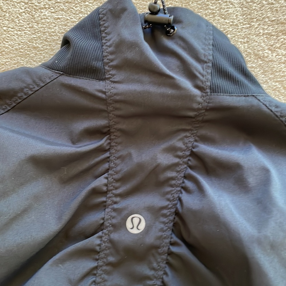 Lululemon jacket - Picture 5 of 6